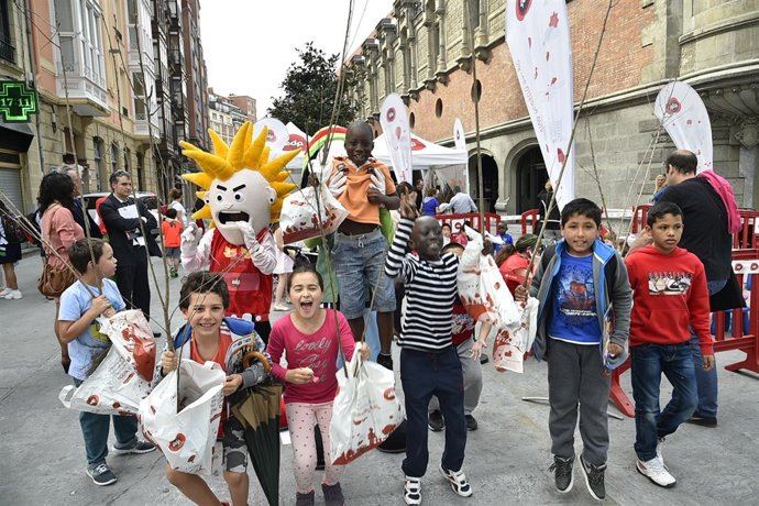 EDP entrega árboles a los escolares bilbaínos           