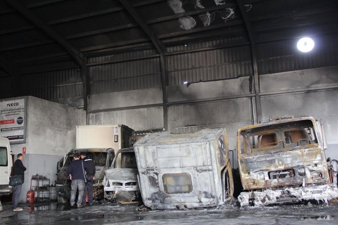 Camiones quemados en Motril