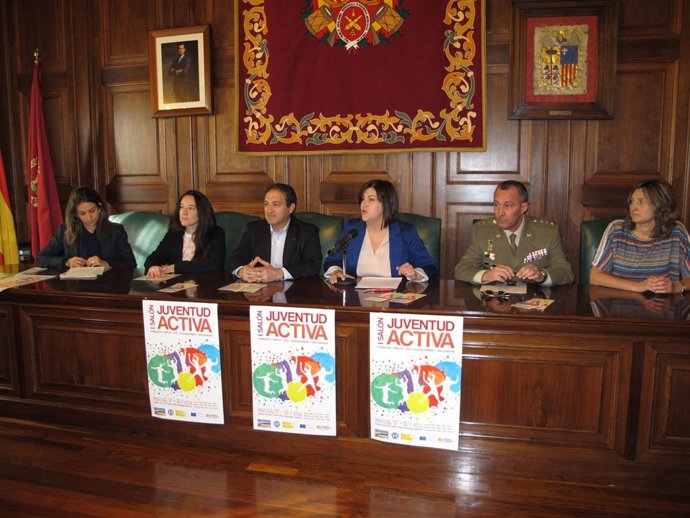 Presentación del I Salón Juventud Activa en el Ayuntamiento de Teruel