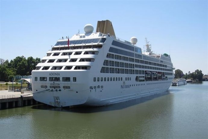 El crucero de lujo Adonia.
