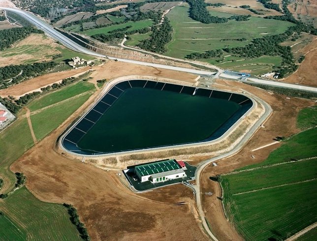 El canal Segarra Garrigues a la altura de Torrefeta i Florejacs