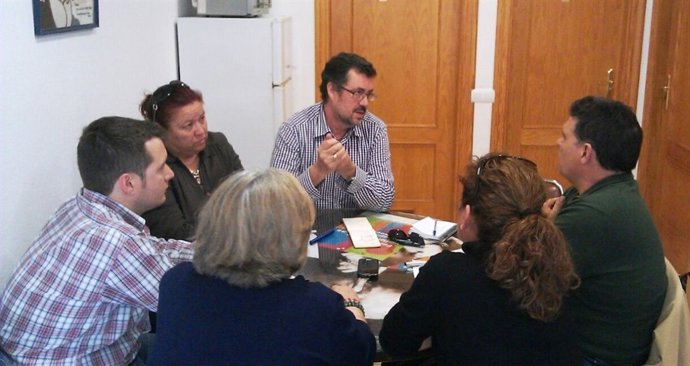 Esteban, en una reunión con la FAVA Espejo del Mar