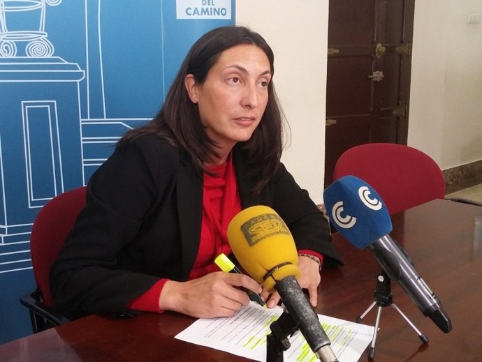 La alcaldesa de Valverde del Camino, Dolores López.