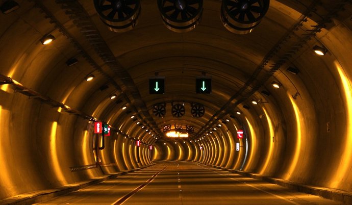 AUTOPISTA NECAXA-TIHUATLÁN EN MÉXICO 