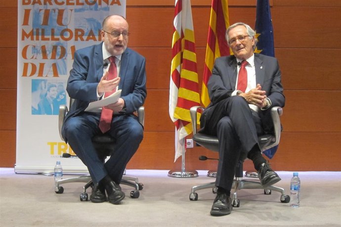 El director de Nous Catalans Àngel Colom y el alcalde Xavier Trias