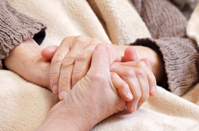 Parkinson, mayores, ancianos, manos