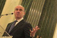 Guindos celebra la revisión al alza "por séptima vez" de las previsiones del FMI para España