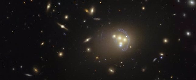 Observan materia oscura interactuando consigo misma