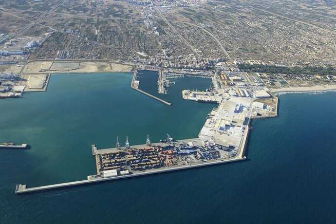 Terminal de contenedores del puerto de Castellón, comprada por Grupo TCB