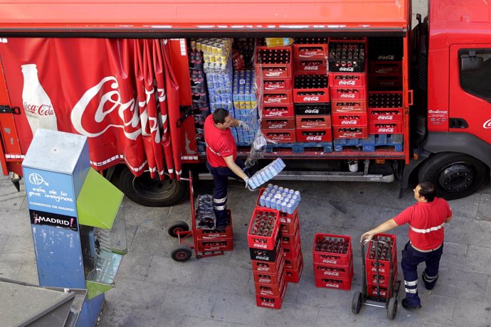 Coca-Cola, trabajadores, consumo, bebida, trabajando
