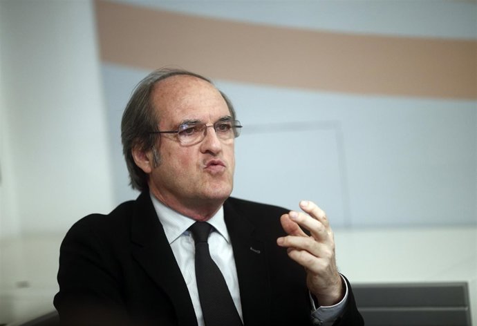 Ángel Gabilondo concede una entrevista a Europa Press