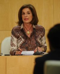 Botella defiende que la prostitución "va en contra de la dignidad"