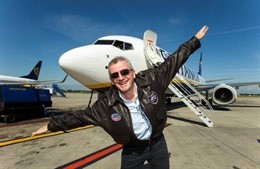 Michael O’Leary, CEO de Ryanair, haciéndose un #wingsie 
