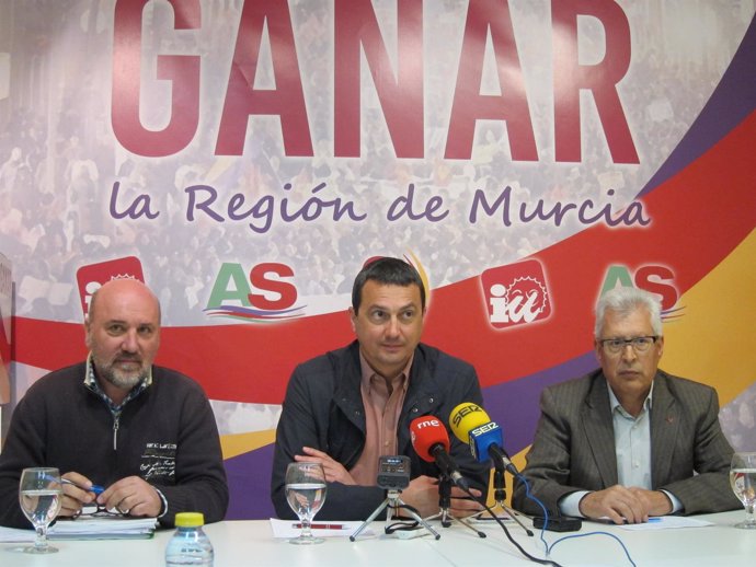 Álvarez-Castellanos, Pujante y Fuentes, en la rueda de prensa