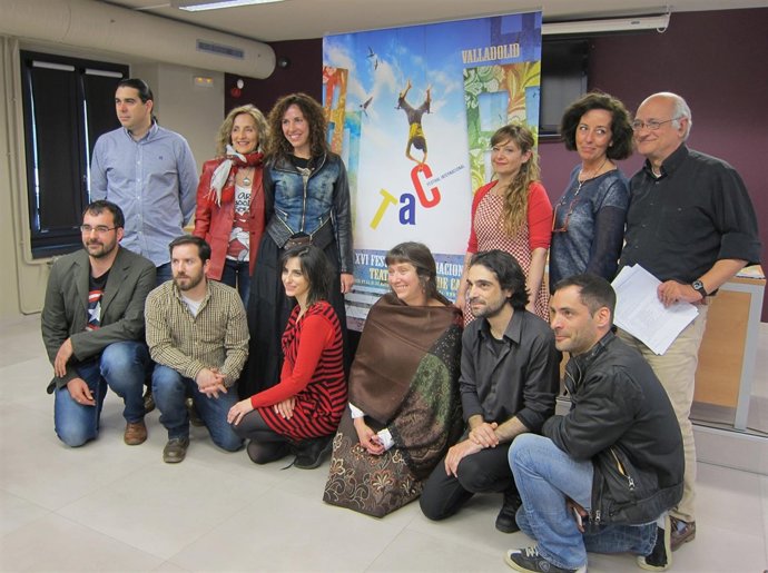 Integrantes de tres de las cinco compañías junto a Cantalapiedra y Martínez