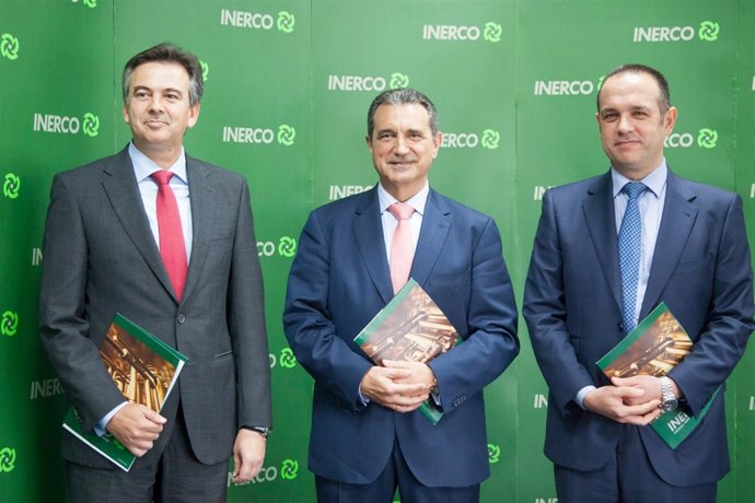 Jose González (centro) presenta datos de Inerco 