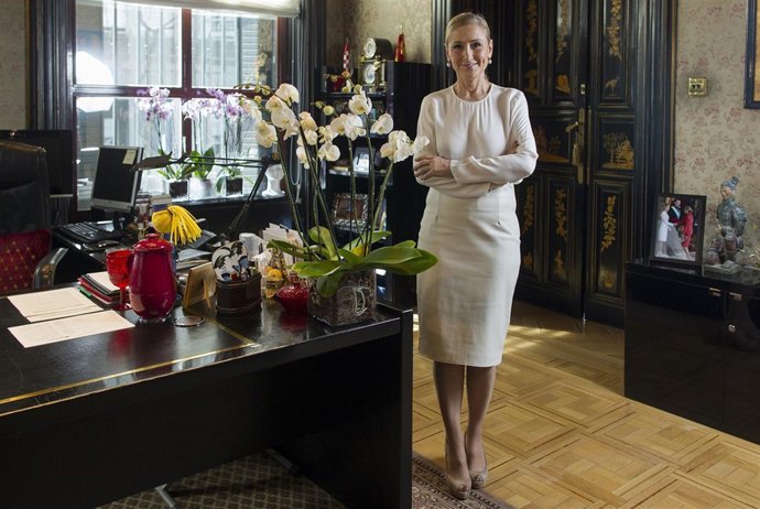 Cristina Cifuentes concede una entrevista a Europa Press