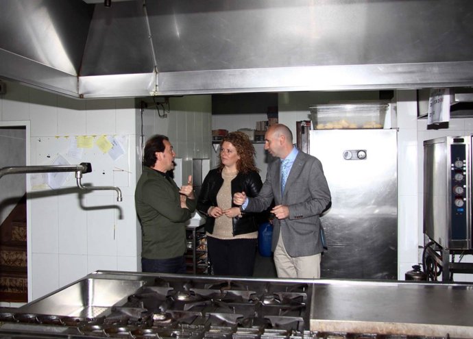 Conejo y valdenebro visitan un restaurante en ronda málaga cocina