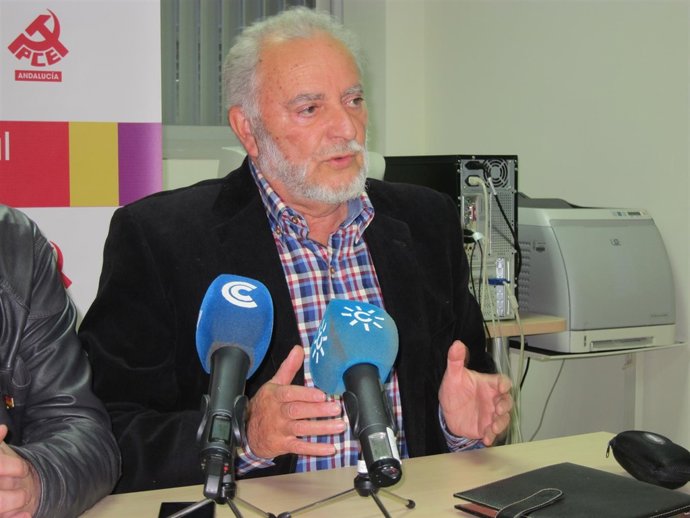 El excoordinador general de IU, Julio Anguita. 