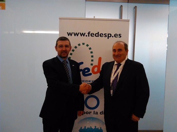 Ratificación acuerdo FEDE (Izquierda, Andoni Lorenzo, presidente) - SED (derecha