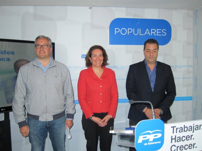 Los parlamentarios del PP Julián Ramos, Josefa García Cirac y Salvador Cruz