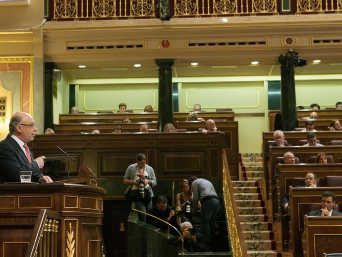 Cristóbal Montoro, en la tribuna del hemiciclo