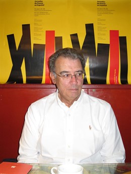 El poeta Dario Jaramillo en las Jornadas de Poesía en Español