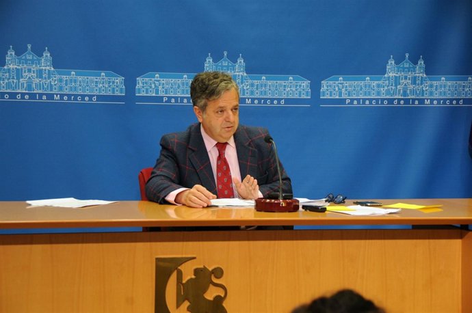 Fuentes durante la rueda de prensa