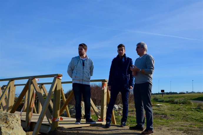 Fuentes-Pila en una visita a la senda costera