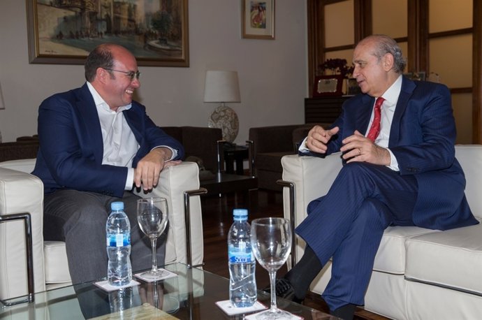 Pedro Antonio (PP) con el ministro del Interior