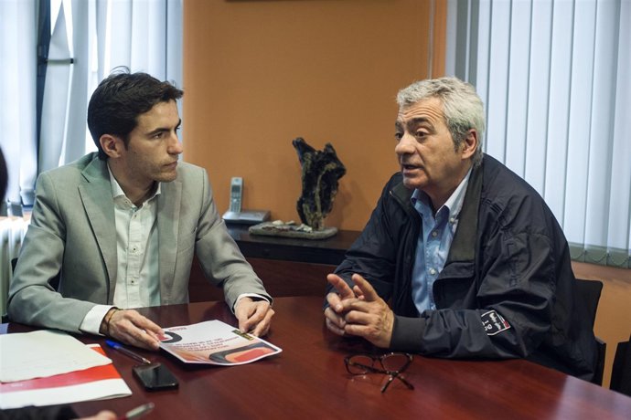 Reunión de Pedro Casares con Carlos Sánchez