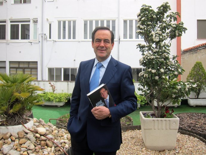 José Bono, con su libro 'Diario de un ministro'