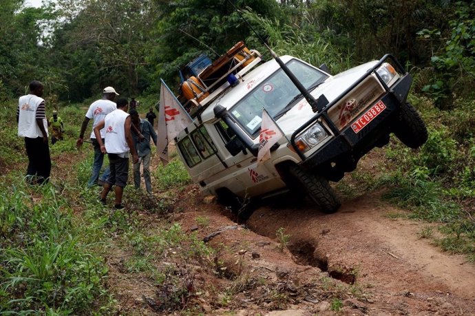 Vehículo de Médicos Sin Fronteras en Kouango, en República Centroafricana