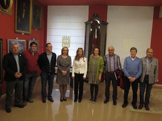 Gamarra y Matute, con más concejales y vecinos, en la presentación