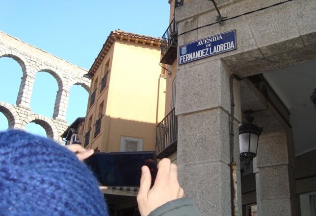 Placa de la avenida Fernández Ladreda