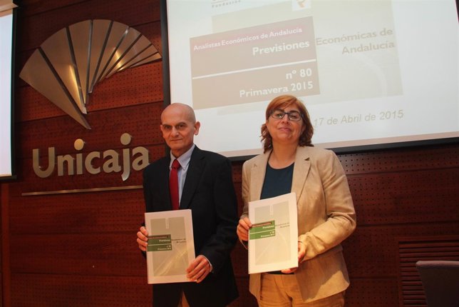 Garcia Navas y Felisa Becerra Unicaja informe analistas económicos de andalucía