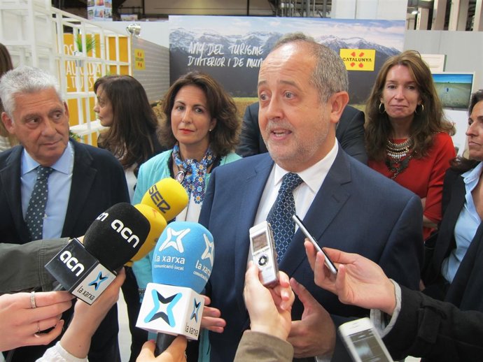 J.Clos, la secr.De Estado de Turismo I.Borrego y el conseller F.Puig