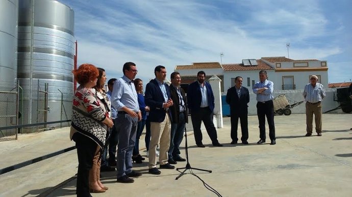 El presidente del PP-A, Juanma Moreno, en Chucena (Huelva).