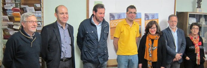 Candidatos municipales en el acto de la Plataforma Social