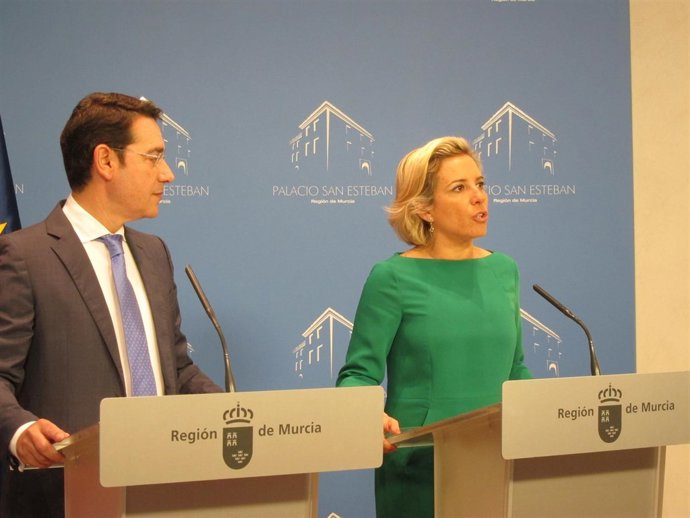 Adela Martínez-Cachá y José Gabriel Ruiz en rueda de prensa