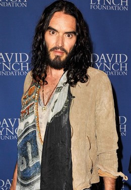 Russell Brand llega a la fundación David Lynch.