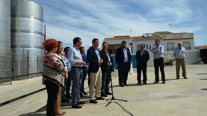 El presidente del PP-A, Juanma Moreno, en Chucena (Huelva).