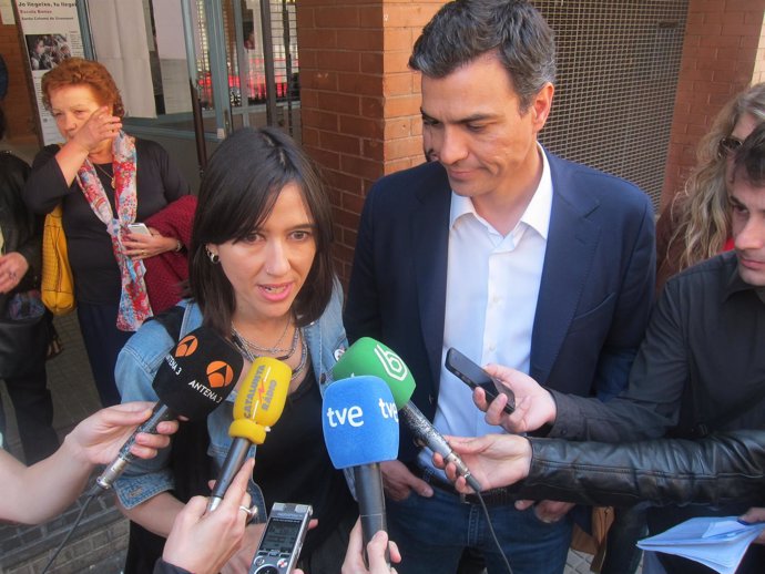 Núria Parlon (PSC) Pedro Sánchez (PSOE)