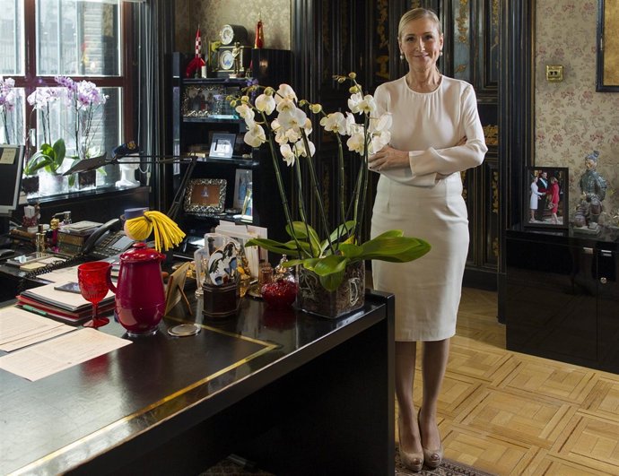 Cristina Cifuentes concede una entrevista a Europa Press