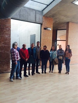 Lorite y Cabezas (centro) en la visita al edificio