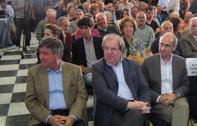 Herrera, segundo por la izquierda, en el acto del PP en Béjar 