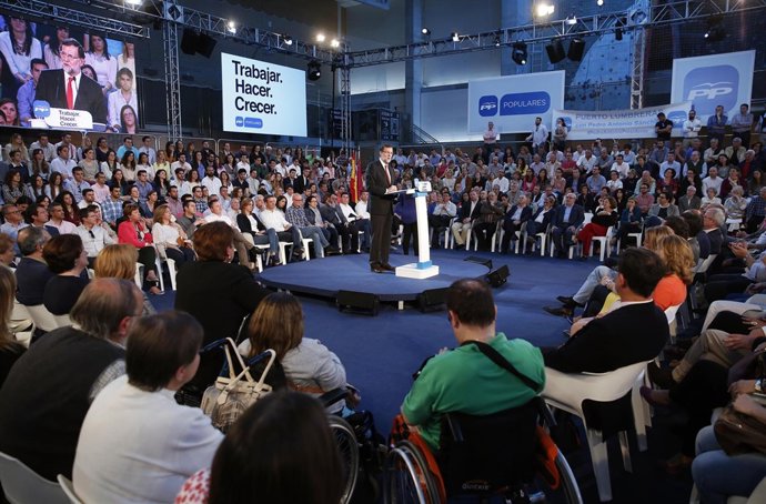 Mariano Rajoy durante su intervención en el acto del PP en Murcia