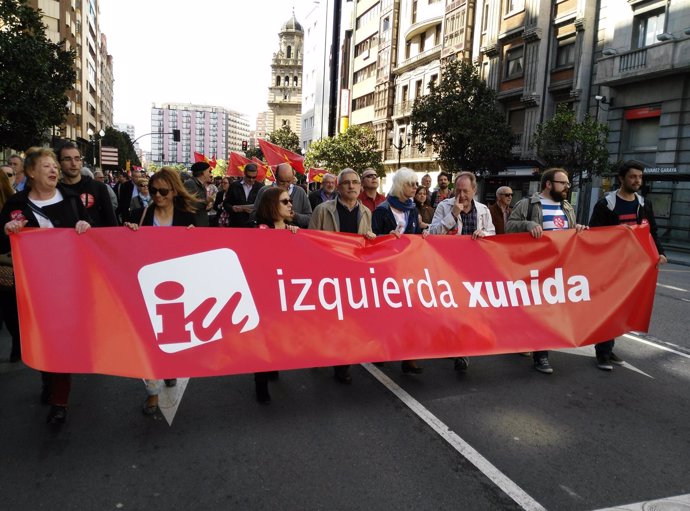 IU en la manifestación de Gijón contra el Tratado de Libre Comercio (TTIP) 