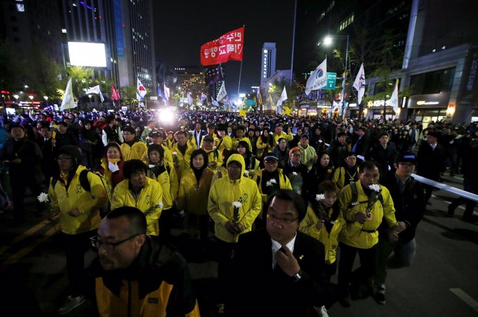 Manifestación en el aniversario del hundmiento del ferry 'Sewol' en Seúl
