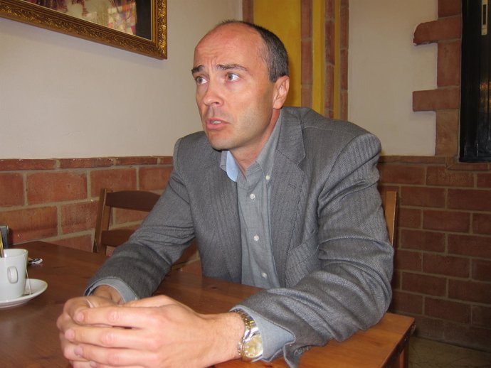 El candidato a la Alcaldía de Huelva por la Mesa de la Ría, Rafael Gavilán.  